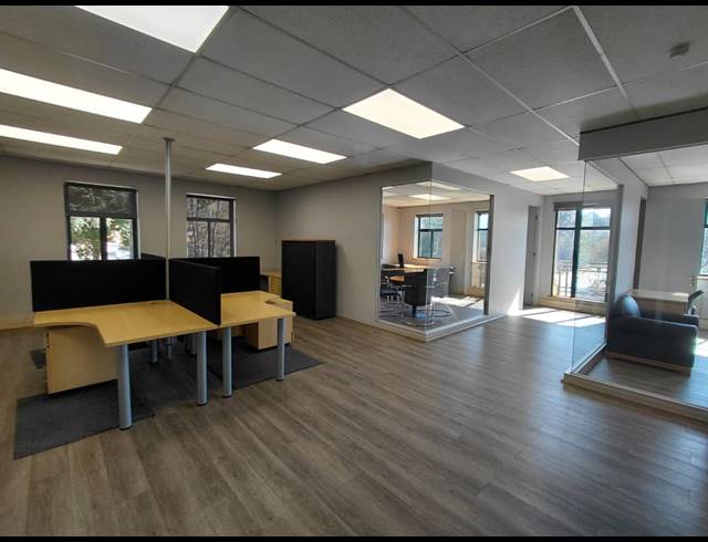 160M² OFFICE TO LET IN LYME PARK